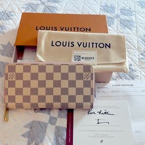 Louis Vuitton Zippy Wallet
